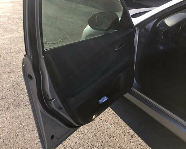 Серый Мазда 6, объемом двигателя 2 л и пробегом 106 тыс. км за 10000 $, фото 11 на Automoto.ua