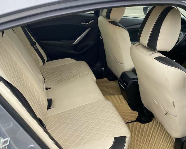 Серый Мазда 6, объемом двигателя 2.18 л и пробегом 200 тыс. км за 10500 $, фото 4 на Automoto.ua