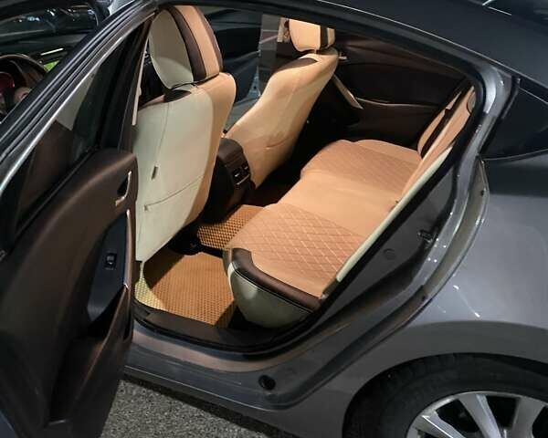 Серый Мазда 6, объемом двигателя 2.18 л и пробегом 200 тыс. км за 10500 $, фото 12 на Automoto.ua