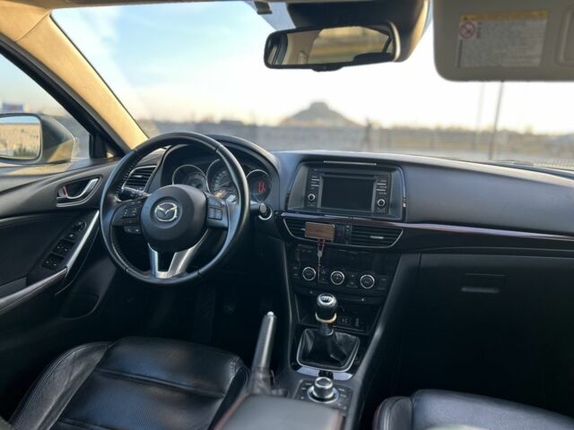 Серый Мазда 6, объемом двигателя 2.2 л и пробегом 278 тыс. км за 10600 $, фото 4 на Automoto.ua