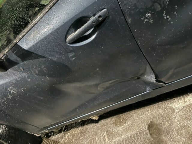 Сірий Мазда 6, об'ємом двигуна 2.5 л та пробігом 180 тис. км за 7000 $, фото 3 на Automoto.ua