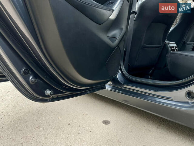 Серый Мазда 6, объемом двигателя 2.19 л и пробегом 302 тыс. км за 10000 $, фото 21 на Automoto.ua