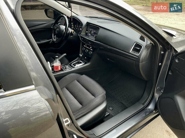 Серый Мазда 6, объемом двигателя 2.19 л и пробегом 302 тыс. км за 10000 $, фото 23 на Automoto.ua