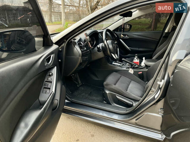 Серый Мазда 6, объемом двигателя 2.19 л и пробегом 302 тыс. км за 10000 $, фото 11 на Automoto.ua