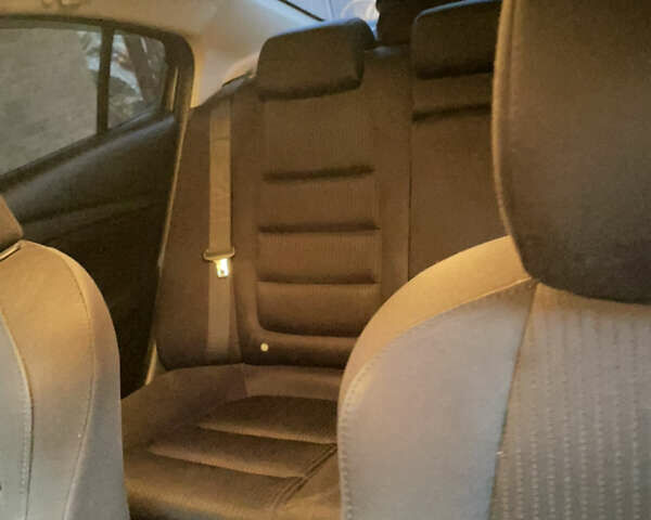 Сірий Мазда 6, об'ємом двигуна 2 л та пробігом 247 тис. км за 10500 $, фото 6 на Automoto.ua