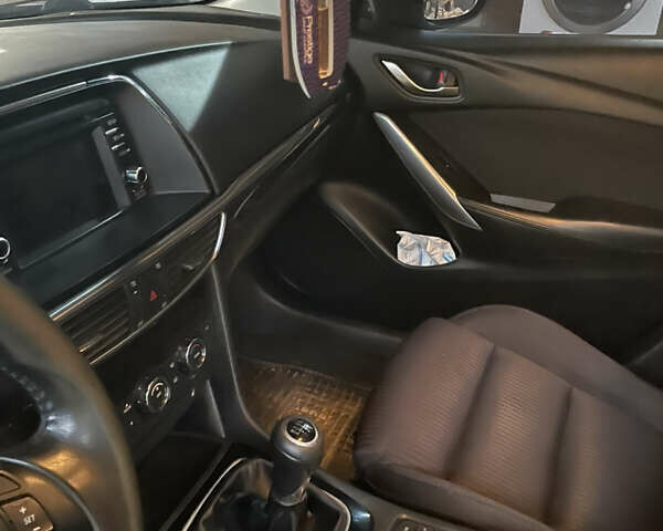 Сірий Мазда 6, об'ємом двигуна 2 л та пробігом 247 тис. км за 10500 $, фото 5 на Automoto.ua