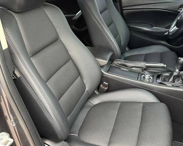 Сірий Мазда 6, об'ємом двигуна 2 л та пробігом 125 тис. км за 13300 $, фото 3 на Automoto.ua