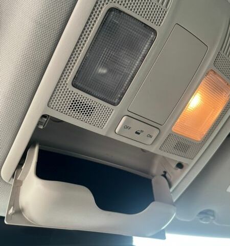 Сірий Мазда 6, об'ємом двигуна 2.19 л та пробігом 277 тис. км за 11400 $, фото 17 на Automoto.ua