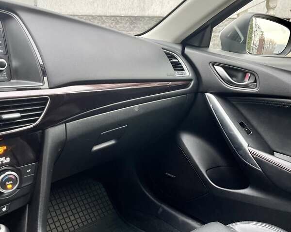 Сірий Мазда 6, об'ємом двигуна 2.19 л та пробігом 209 тис. км за 11000 $, фото 14 на Automoto.ua