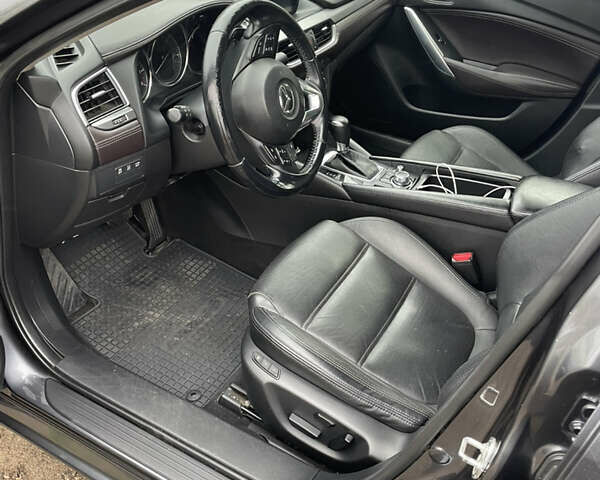 Серый Мазда 6, объемом двигателя 2.19 л и пробегом 110 тыс. км за 13500 $, фото 12 на Automoto.ua