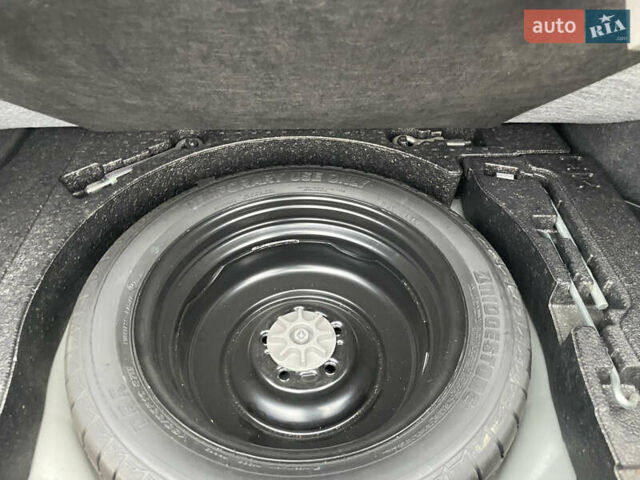 Серый Мазда 6, объемом двигателя 2.19 л и пробегом 110 тыс. км за 13500 $, фото 32 на Automoto.ua