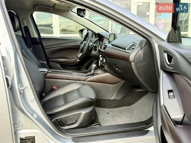 Сірий Мазда 6, об'ємом двигуна 2.19 л та пробігом 158 тис. км за 13500 $, фото 10 на Automoto.ua