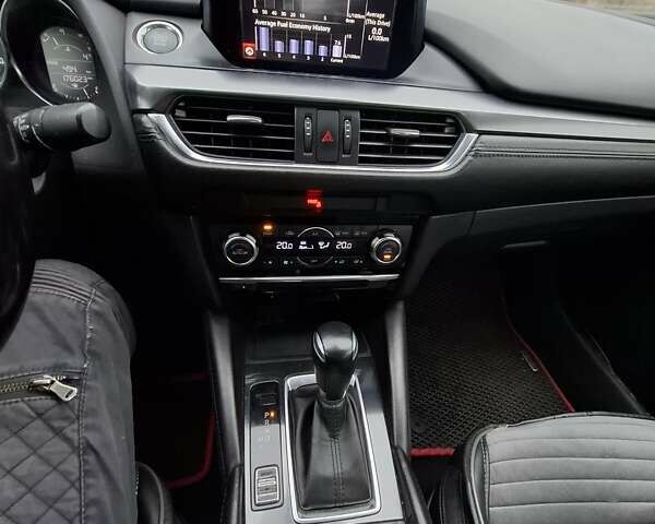 Серый Мазда 6, объемом двигателя 2.49 л и пробегом 176 тыс. км за 13600 $, фото 7 на Automoto.ua