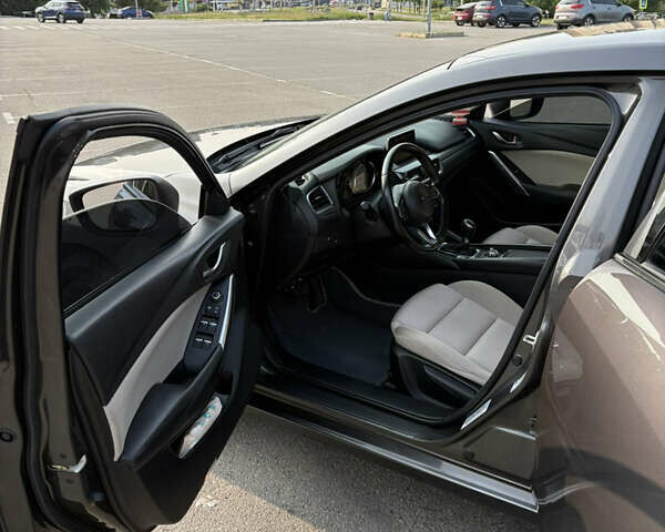 Сірий Мазда 6, об'ємом двигуна 2.49 л та пробігом 150 тис. км за 14000 $, фото 9 на Automoto.ua