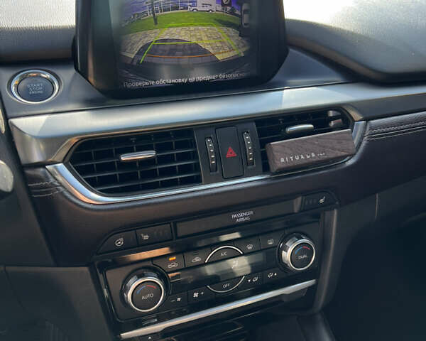 Сірий Мазда 6, об'ємом двигуна 2.19 л та пробігом 212 тис. км за 15000 $, фото 28 на Automoto.ua