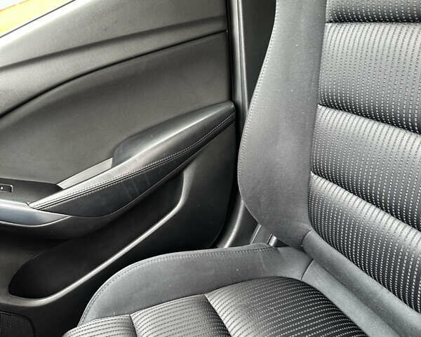 Сірий Мазда 6, об'ємом двигуна 2 л та пробігом 171 тис. км за 16000 $, фото 12 на Automoto.ua