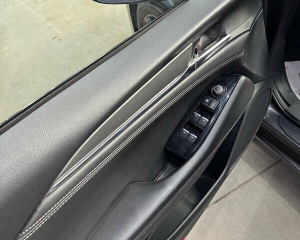 Сірий Мазда 6, об'ємом двигуна 2 л та пробігом 130 тис. км за 16900 $, фото 18 на Automoto.ua