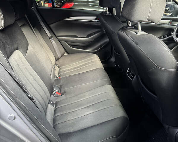 Сірий Мазда 6, об'ємом двигуна 2 л та пробігом 130 тис. км за 16900 $, фото 27 на Automoto.ua