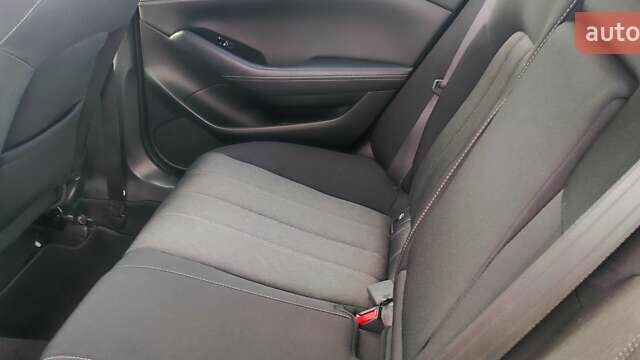 Сірий Мазда 6, об'ємом двигуна 2 л та пробігом 60 тис. км за 21800 $, фото 8 на Automoto.ua