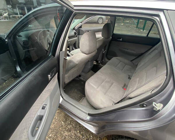 Сірий Мазда 6, об'ємом двигуна 2 л та пробігом 267 тис. км за 3700 $, фото 6 на Automoto.ua