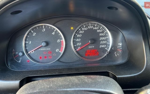 Сірий Мазда 6, об'ємом двигуна 2 л та пробігом 301 тис. км за 3550 $, фото 16 на Automoto.ua