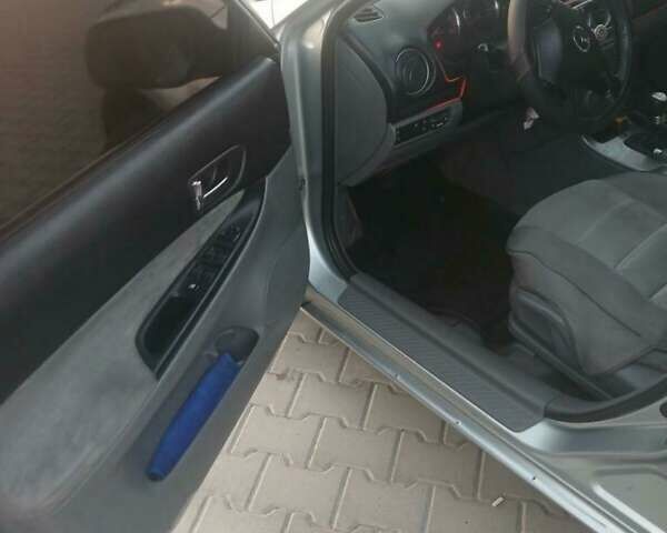 Серый Мазда 6, объемом двигателя 2 л и пробегом 350 тыс. км за 2900 $, фото 10 на Automoto.ua