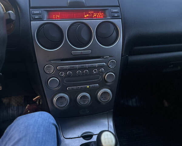 Сірий Мазда 6, об'ємом двигуна 2 л та пробігом 257 тис. км за 3950 $, фото 25 на Automoto.ua