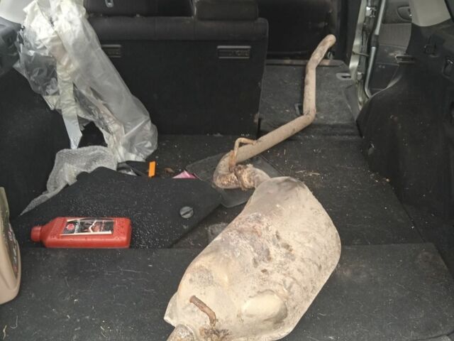 Серый Мазда 6, объемом двигателя 1.8 л и пробегом 200 тыс. км за 1111 $, фото 5 на Automoto.ua