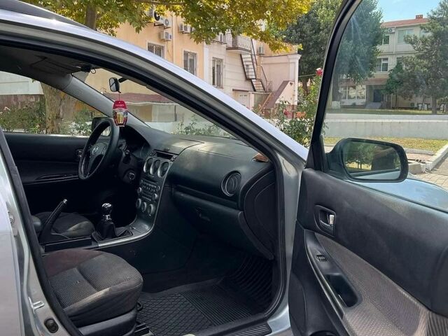 Сірий Мазда 6, об'ємом двигуна 2 л та пробігом 320 тис. км за 3200 $, фото 7 на Automoto.ua