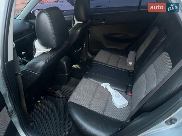 Серый Мазда 6, объемом двигателя 2 л и пробегом 315 тыс. км за 3200 $, фото 7 на Automoto.ua