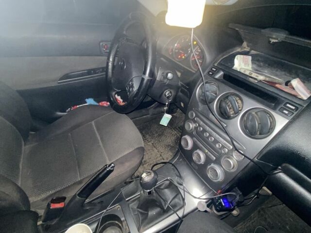 Серый Мазда 6, объемом двигателя 2 л и пробегом 300 тыс. км за 2000 $, фото 6 на Automoto.ua