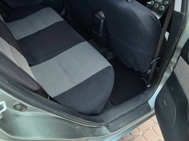 Сірий Мазда 6, об'ємом двигуна 2 л та пробігом 377 тис. км за 4200 $, фото 12 на Automoto.ua