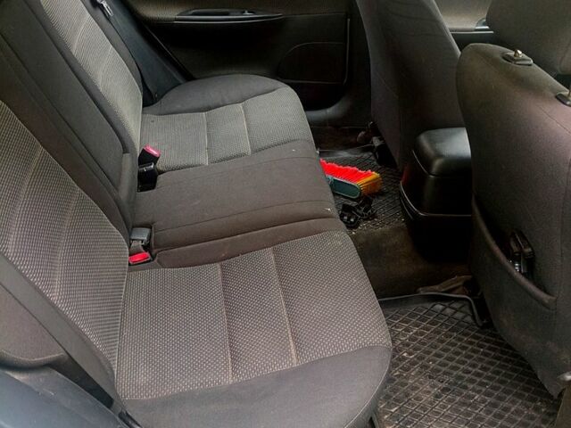 Серый Мазда 6, объемом двигателя 2 л и пробегом 0 тыс. км за 2400 $, фото 2 на Automoto.ua