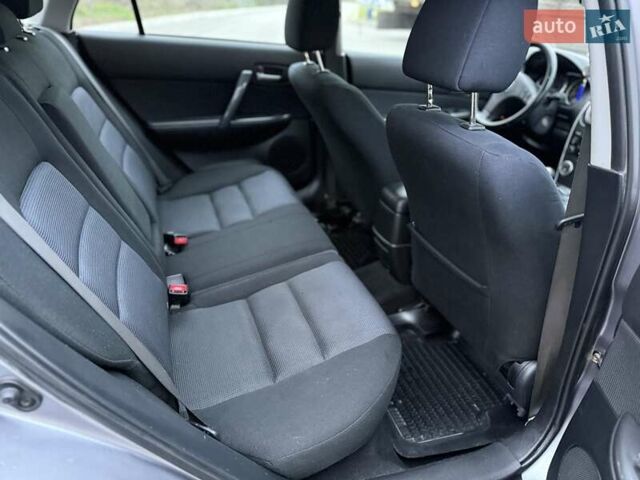 Сірий Мазда 6, об'ємом двигуна 2 л та пробігом 265 тис. км за 3777 $, фото 18 на Automoto.ua