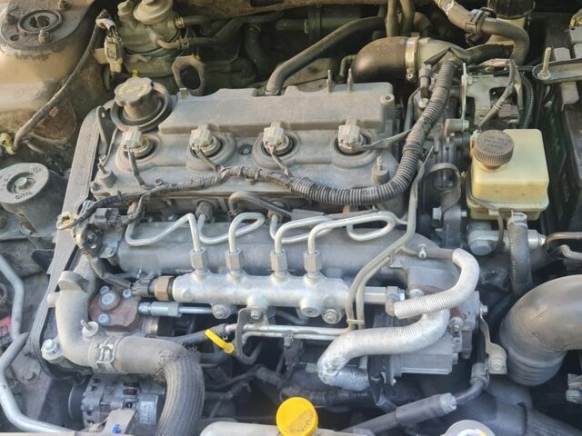 Сірий Мазда 6, об'ємом двигуна 2 л та пробігом 300 тис. км за 4600 $, фото 7 на Automoto.ua