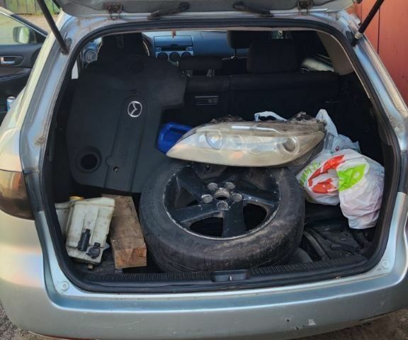 Сірий Мазда 6, об'ємом двигуна 2 л та пробігом 346 тис. км за 650 $, фото 7 на Automoto.ua