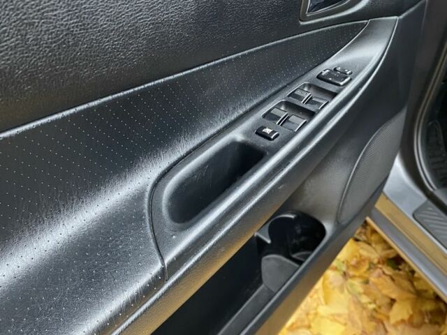 Сірий Мазда 6, об'ємом двигуна 2 л та пробігом 373 тис. км за 3250 $, фото 23 на Automoto.ua