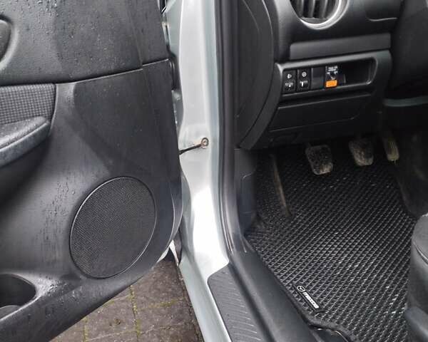 Мазда 6 2005 в Самборе на Automoto.ua Серый Мазда 6, объемом двигателя 1.8 л и пробегом 210 тыс. км за 4500 $, фото 12 на Automoto.ua