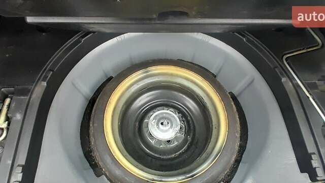 Сірий Мазда 6, об'ємом двигуна 1.8 л та пробігом 302 тис. км за 3700 $, фото 16 на Automoto.ua