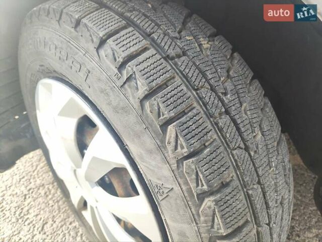 Сірий Мазда 6, об'ємом двигуна 2 л та пробігом 420 тис. км за 2950 $, фото 6 на Automoto.ua