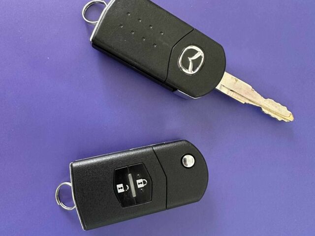 Серый Мазда 6, объемом двигателя 2 л и пробегом 292 тыс. км за 4200 $, фото 23 на Automoto.ua