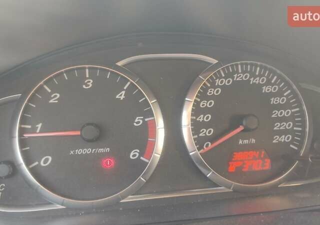 Сірий Мазда 6, об'ємом двигуна 2 л та пробігом 388 тис. км за 3800 $, фото 7 на Automoto.ua