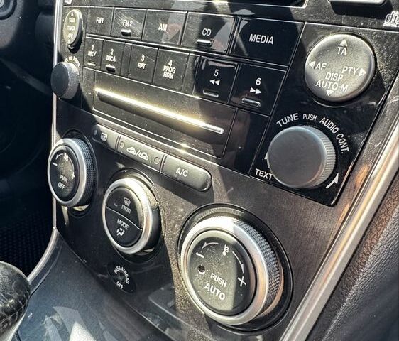 Серый Мазда 6, объемом двигателя 2 л и пробегом 220 тыс. км за 5589 $, фото 22 на Automoto.ua
