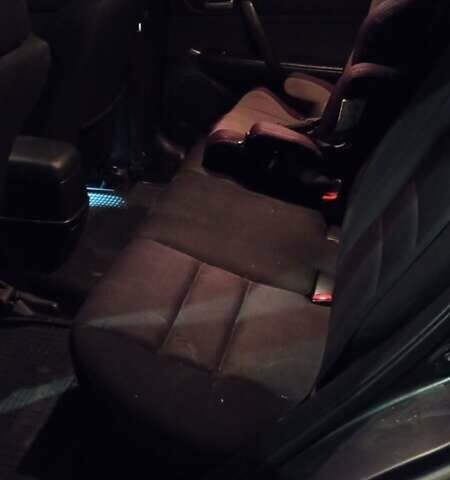 Сірий Мазда 6, об'ємом двигуна 1.8 л та пробігом 250 тис. км за 3200 $, фото 14 на Automoto.ua