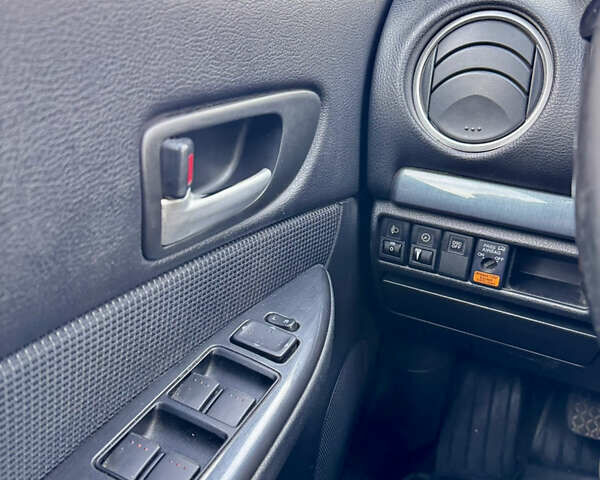 Сірий Мазда 6, об'ємом двигуна 2 л та пробігом 272 тис. км за 3999 $, фото 19 на Automoto.ua