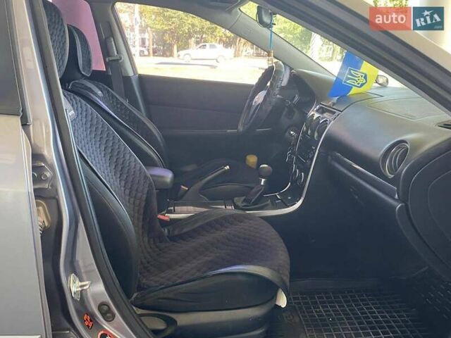 Сірий Мазда 6, об'ємом двигуна 2 л та пробігом 325 тис. км за 4999 $, фото 25 на Automoto.ua