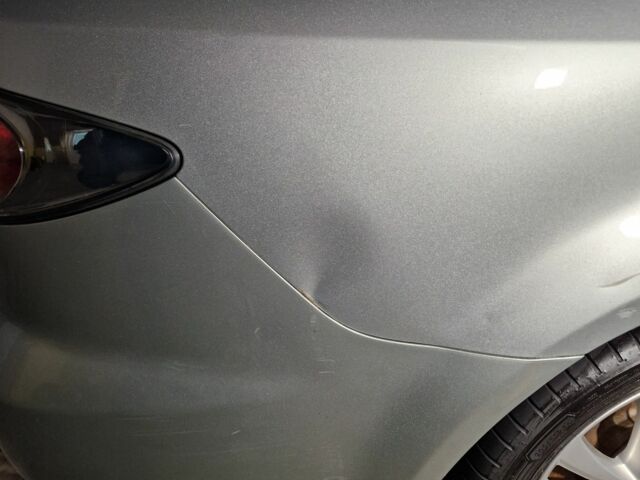 Сірий Мазда 6, об'ємом двигуна 2 л та пробігом 200 тис. км за 2500 $, фото 9 на Automoto.ua