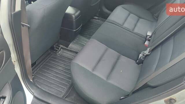 Сірий Мазда 6, об'ємом двигуна 2 л та пробігом 300 тис. км за 4250 $, фото 15 на Automoto.ua