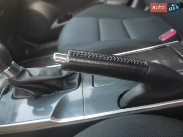Серый Мазда 6, объемом двигателя 2 л и пробегом 209 тыс. км за 4600 $, фото 61 на Automoto.ua