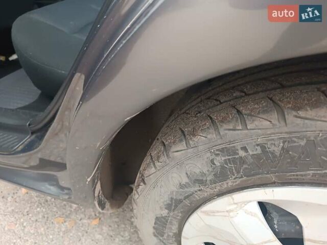 Сірий Мазда 6, об'ємом двигуна 2 л та пробігом 390 тис. км за 4800 $, фото 2 на Automoto.ua